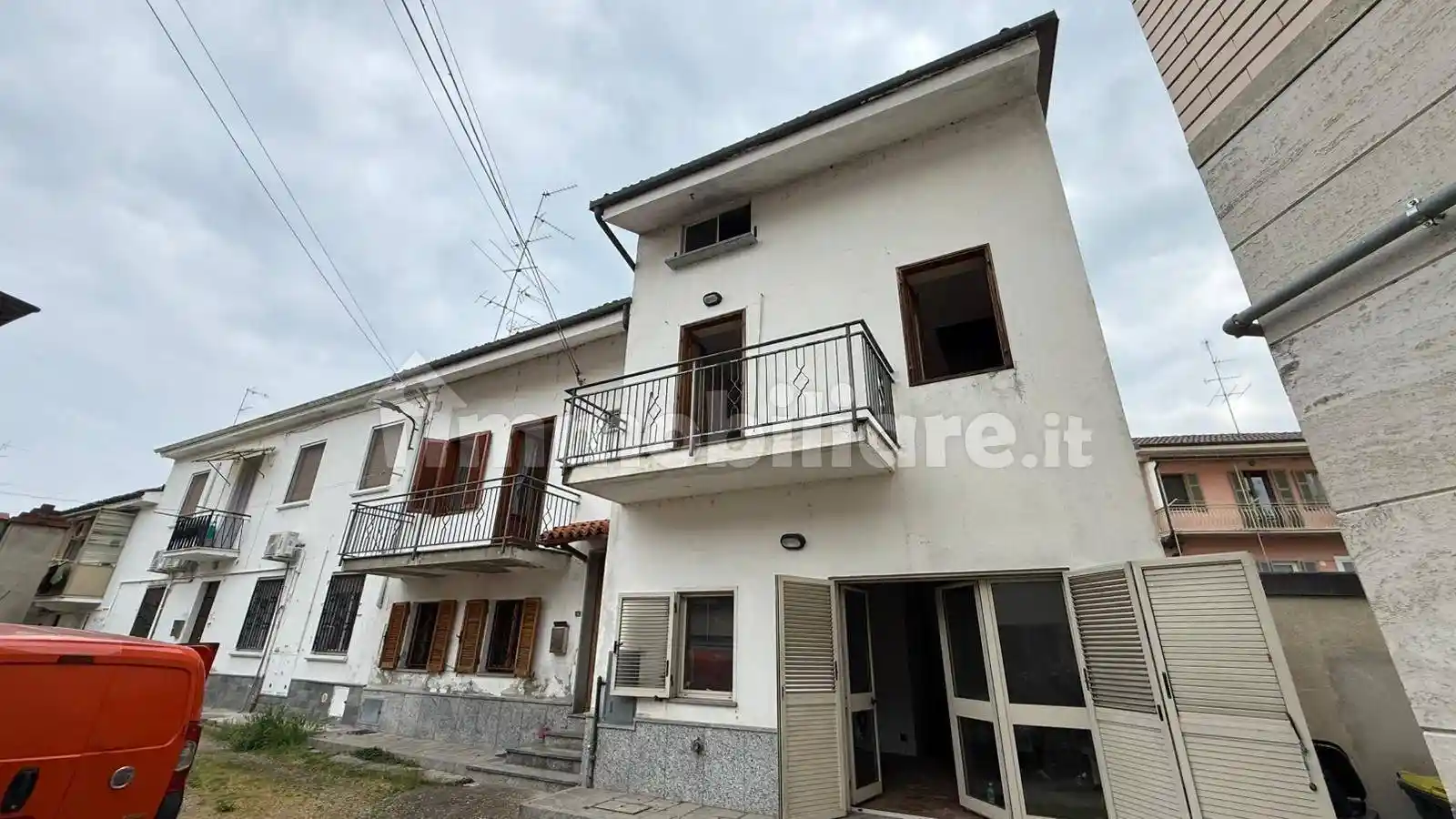 Villa in vendita a Casale Monferrato