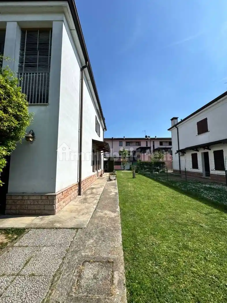 Villa in vendita a San Giorgio Bigarello