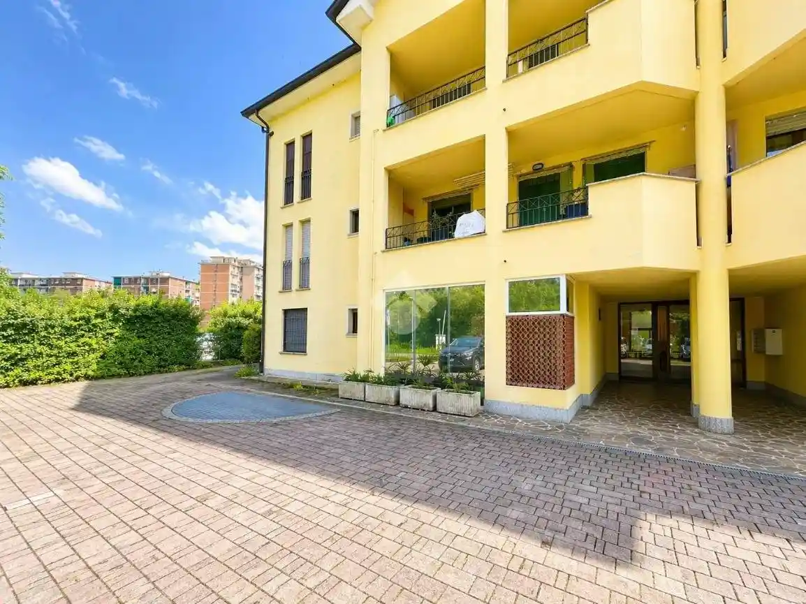 Appartamento in vendita a Usmate Velate