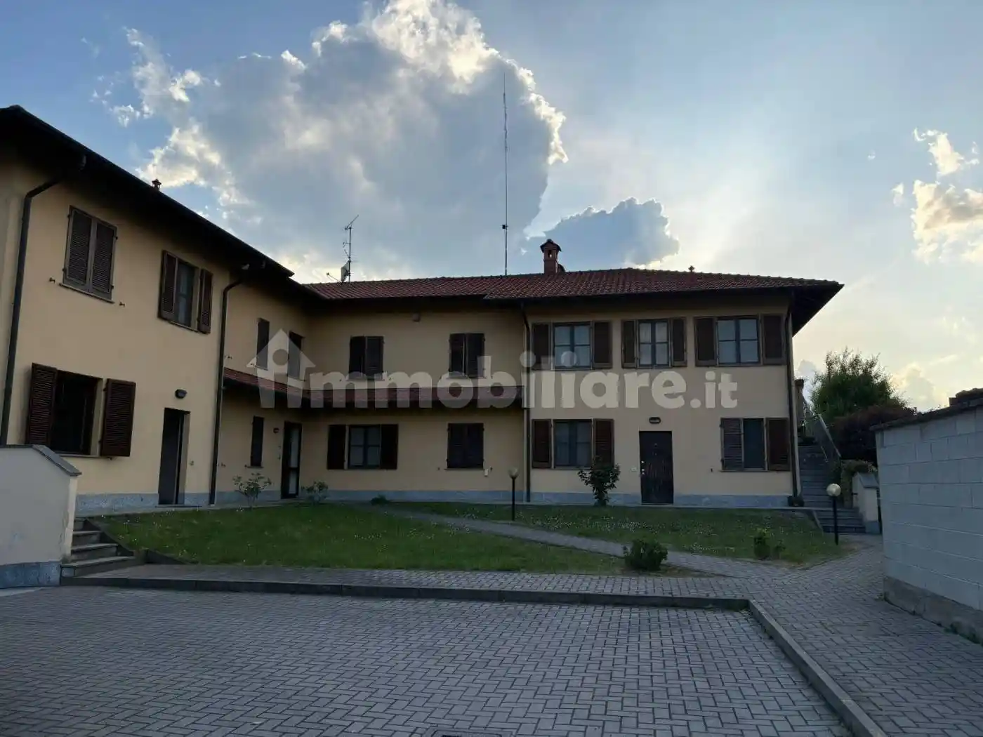 Appartamento in vendita a Robecco sul Naviglio
