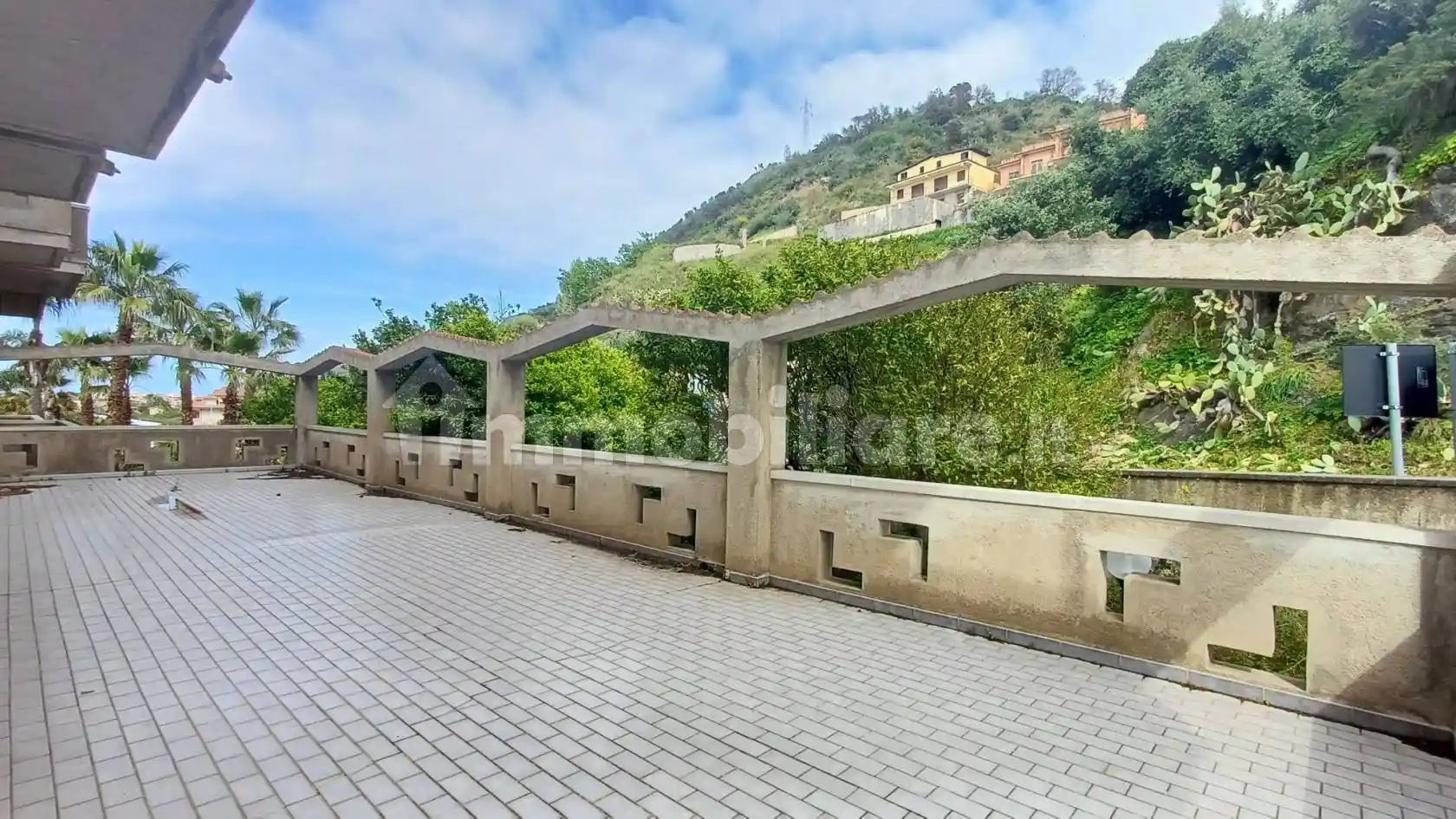 Palazzo - Edificio in vendita a Capo d'Orlando