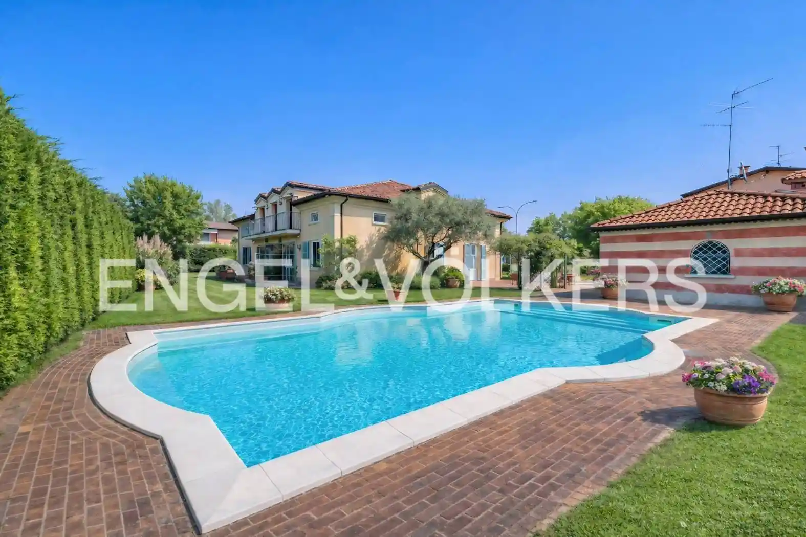 Villa in vendita a Dello