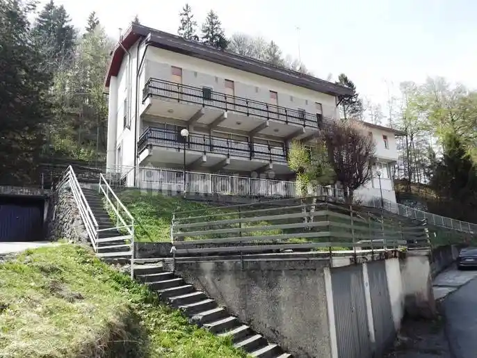 Palazzo - Edificio in vendita a Oltre il Colle