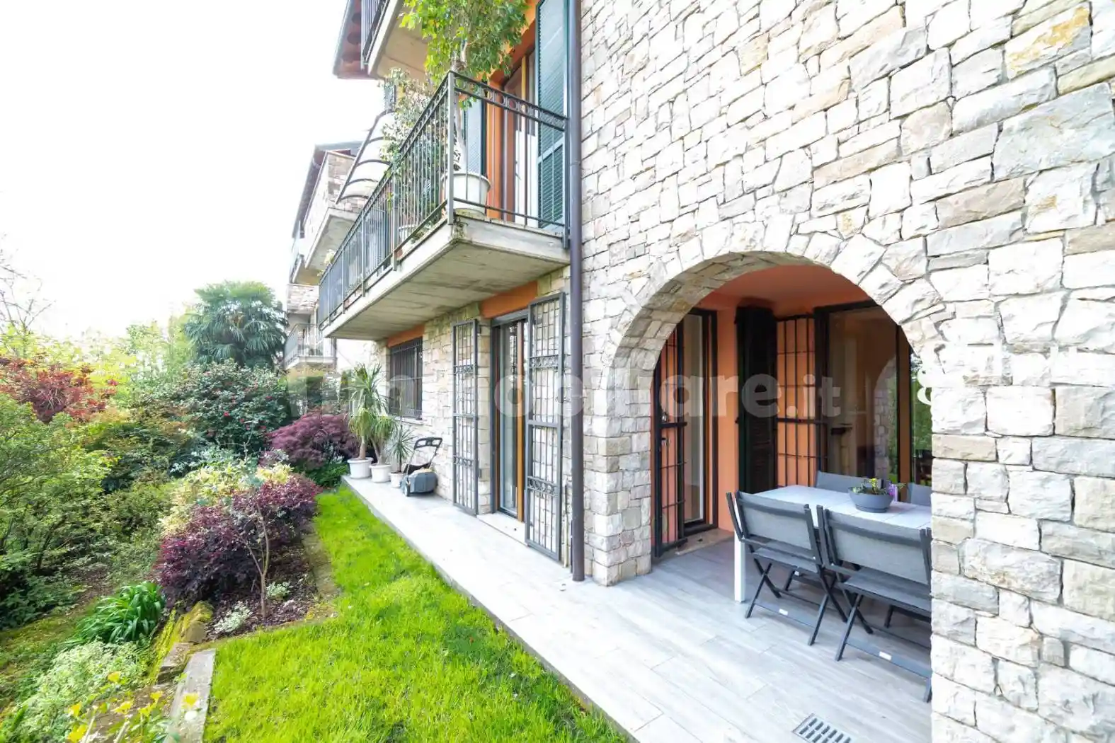 Villa in vendita a Lomagna