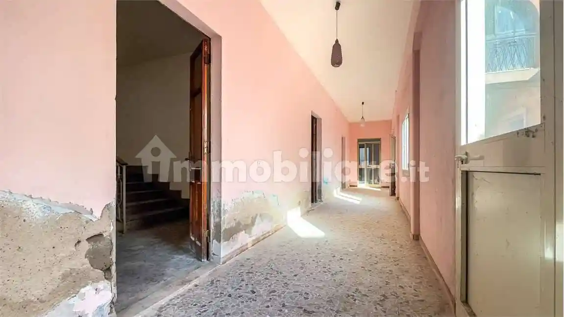 Palazzo - Edificio in vendita a Capoterra