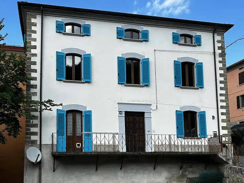 Casa indipendente in vendita a Varsi