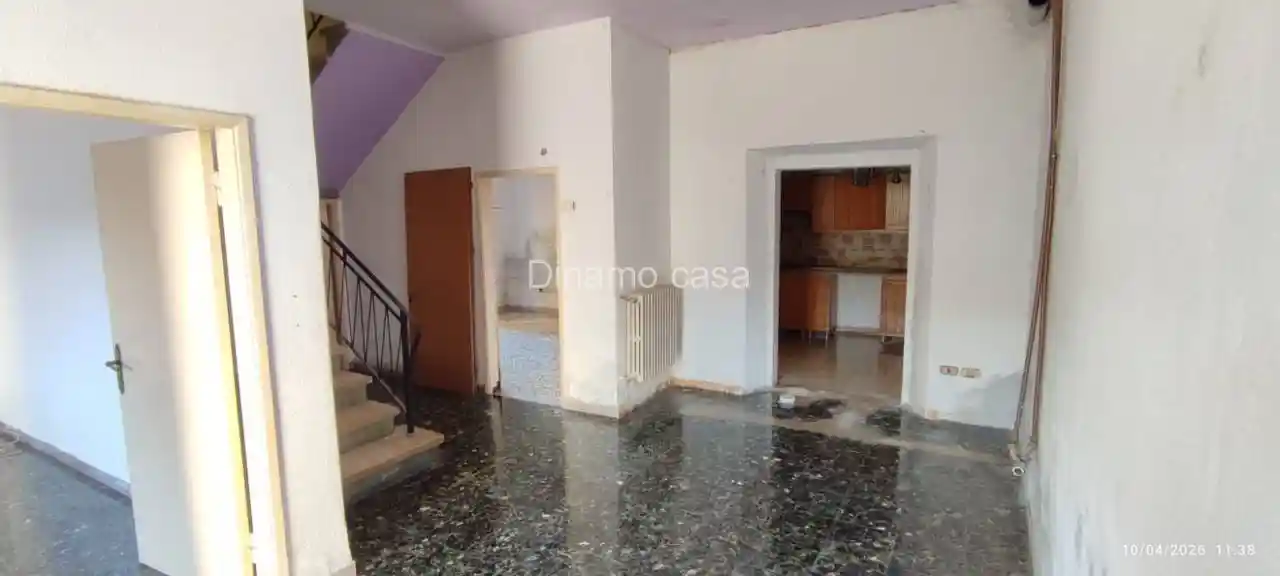 Casa indipendente in vendita a Prato