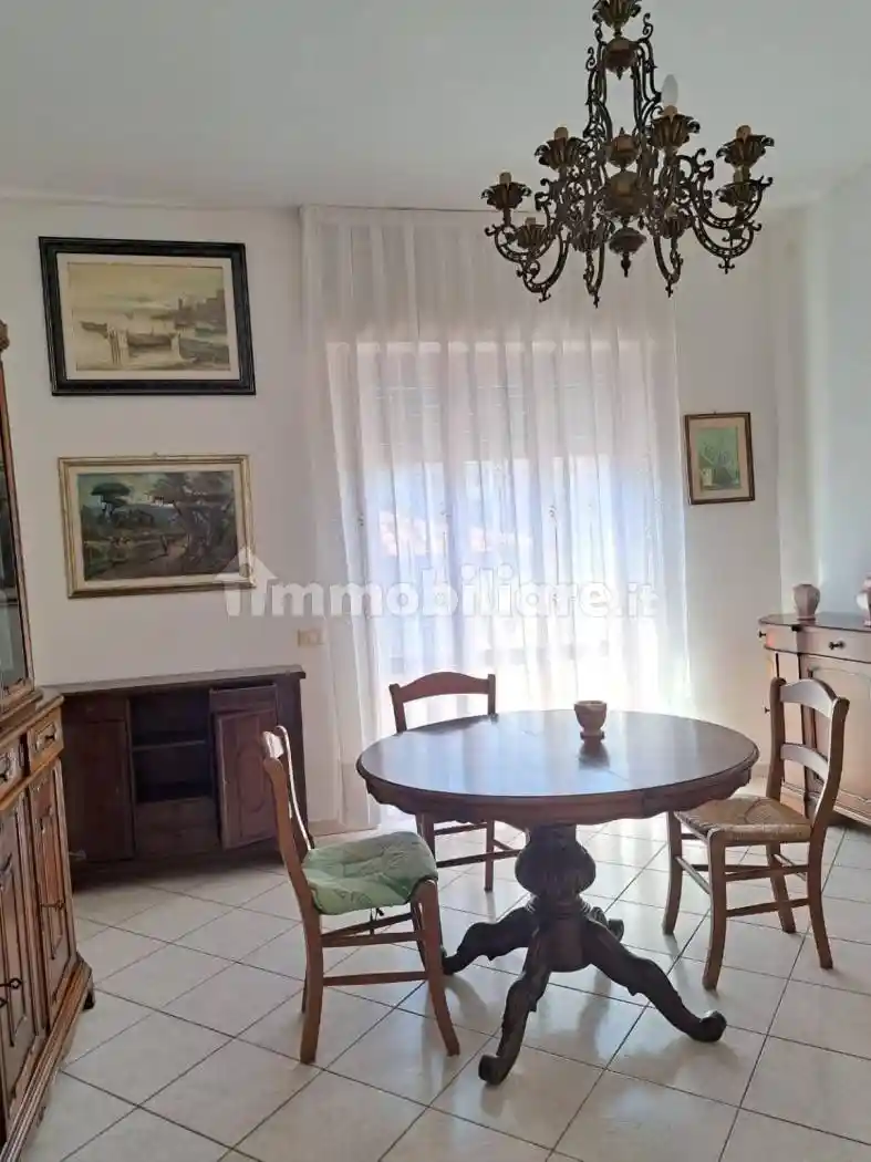 Appartamento in affitto a Carrara