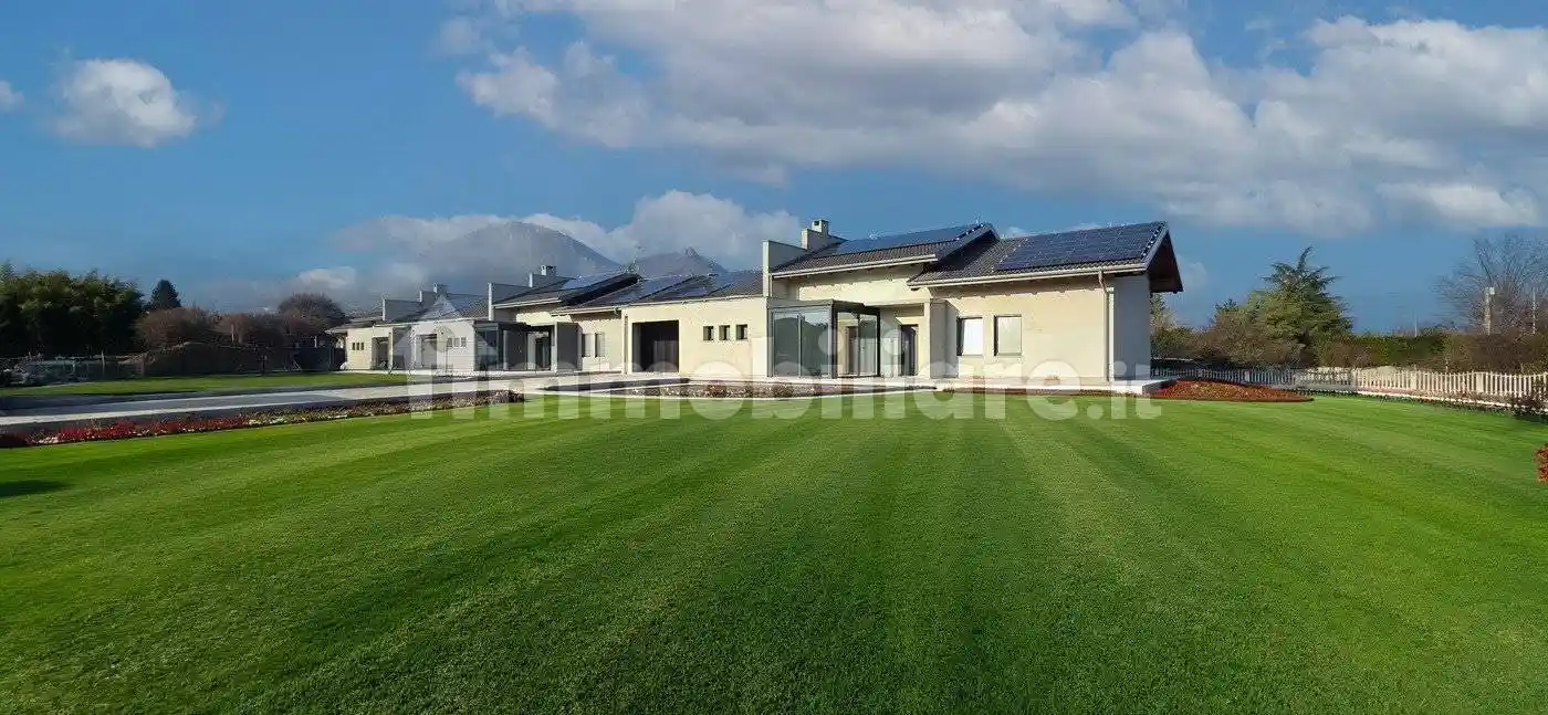 Villa in vendita a Frossasco