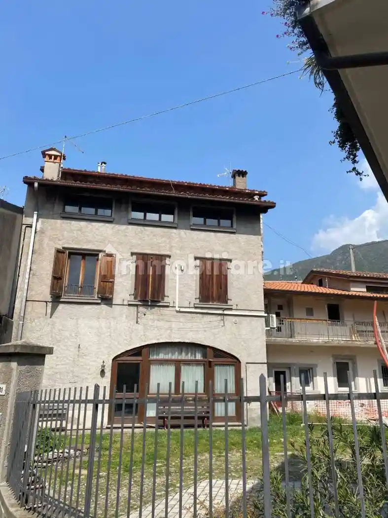 Appartamento in vendita a Sale Marasino