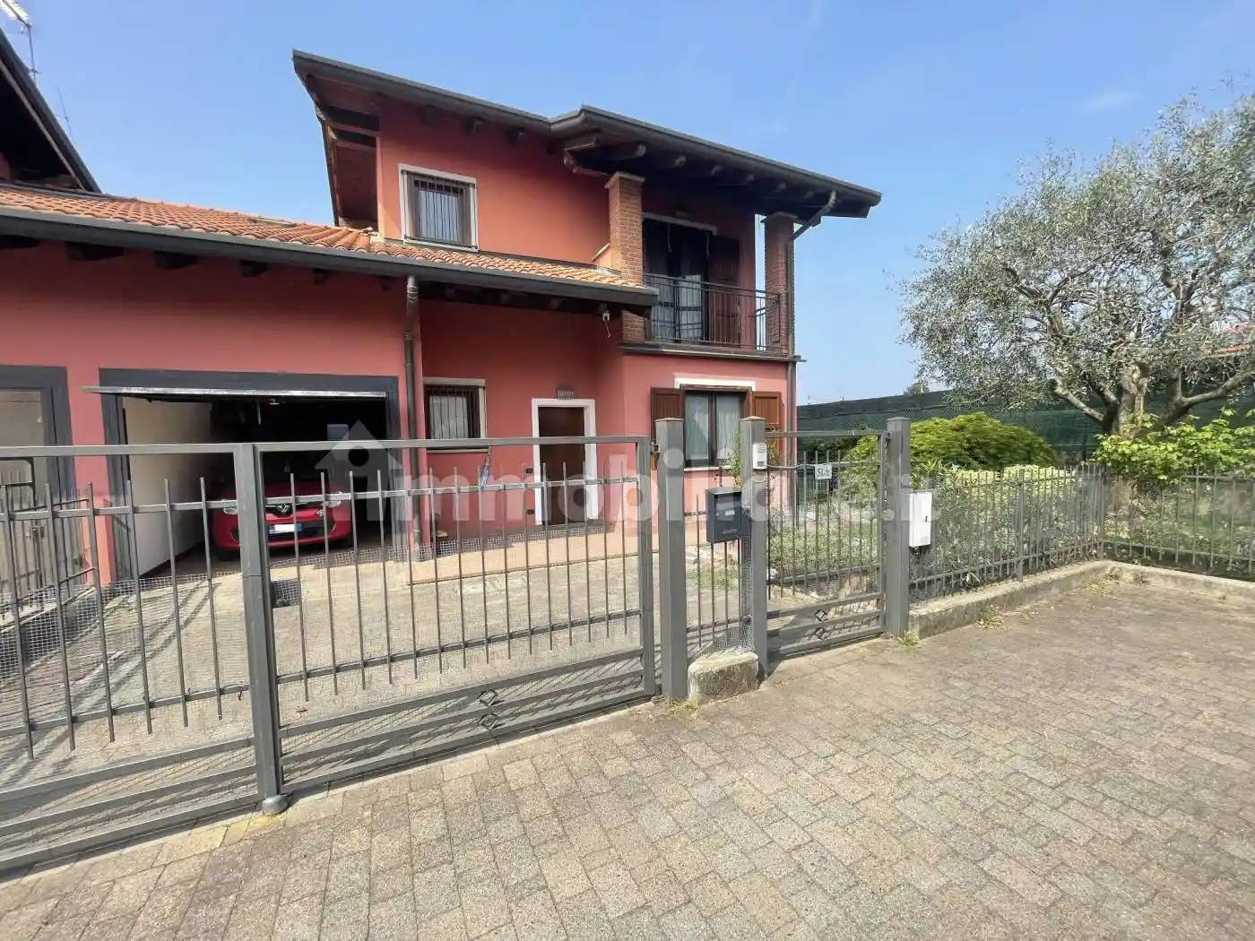 Villa in vendita a Varallo Pombia