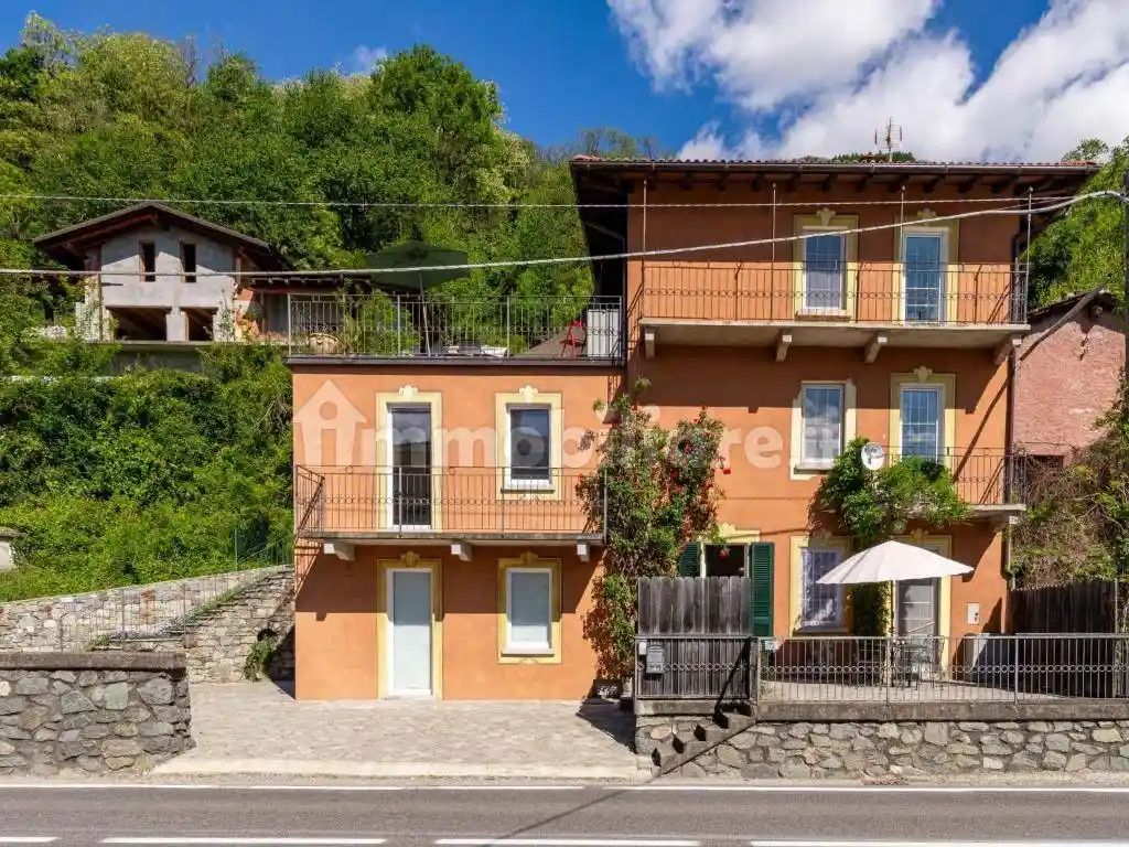 Villa in vendita a Gera Lario