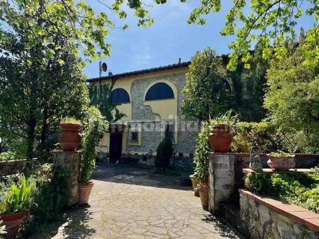 Villa in vendita a Signa