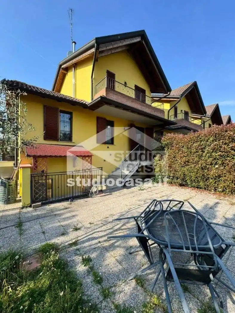 Villetta a schiera in vendita a Calvenzano