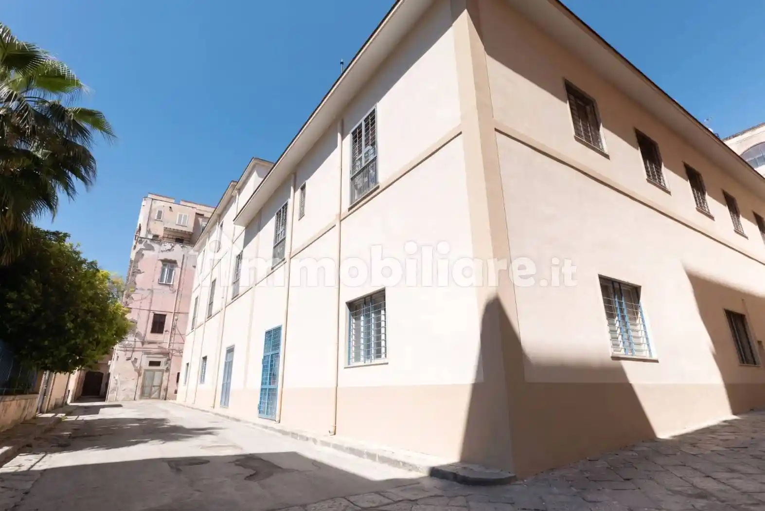 Palazzo - Edificio in vendita a Torre Annunziata