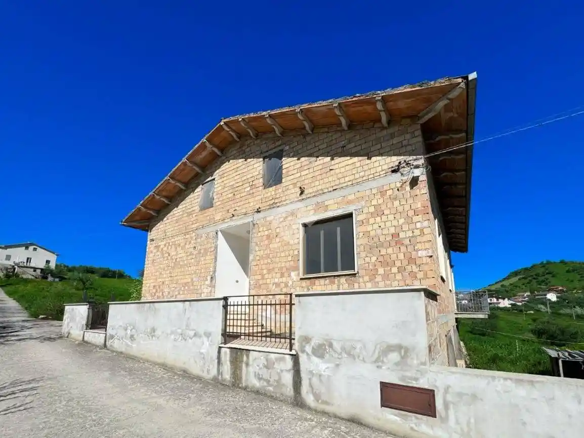Casa indipendente in vendita a Bucchianico