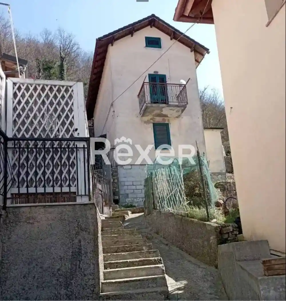 Casa indipendente in vendita a Casella