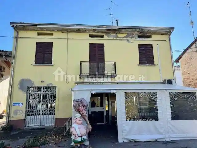 Casa indipendente in vendita a Parma