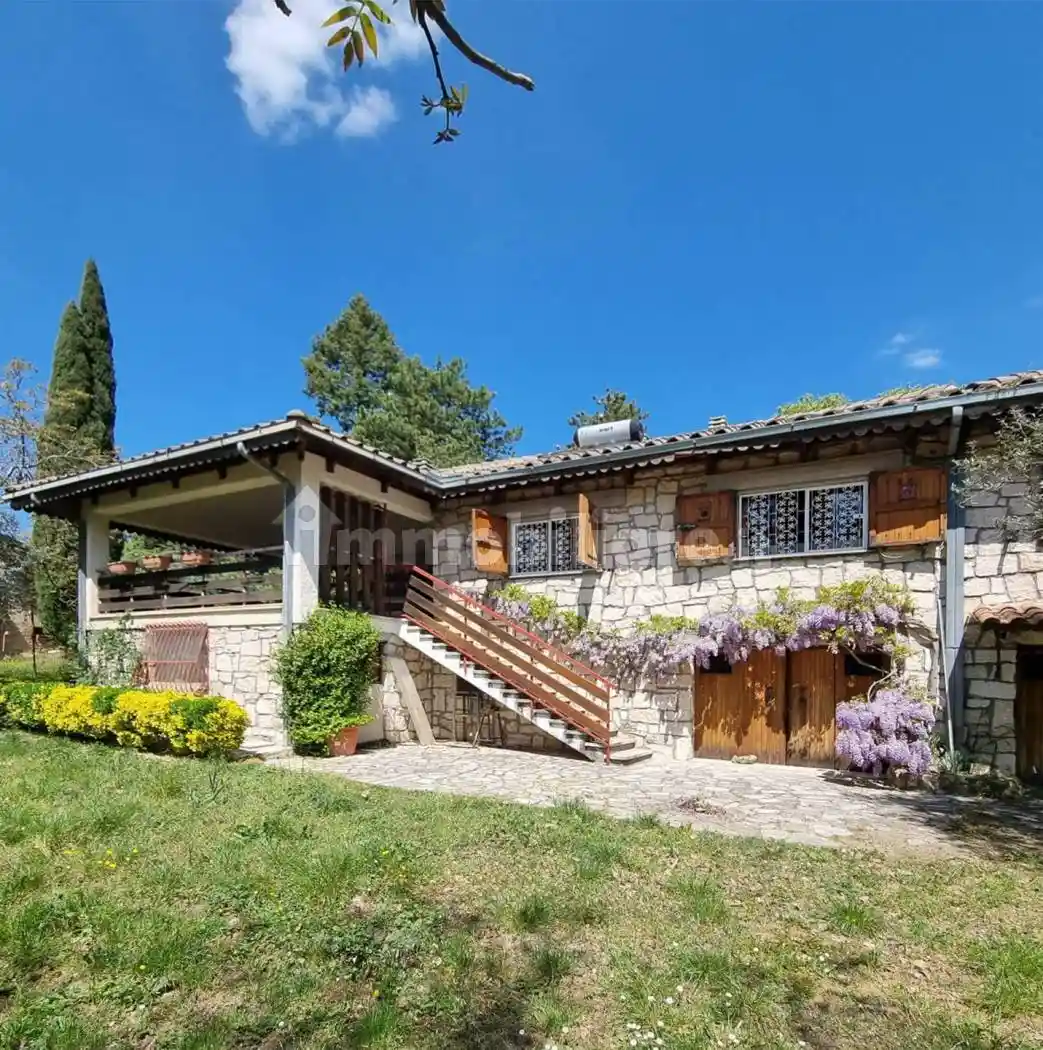 Villa in vendita a Torricella in Sabina