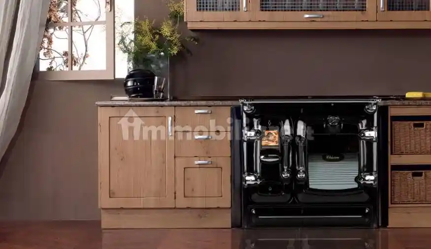 Palazzo - Stabile in vendita a Badia Polesine