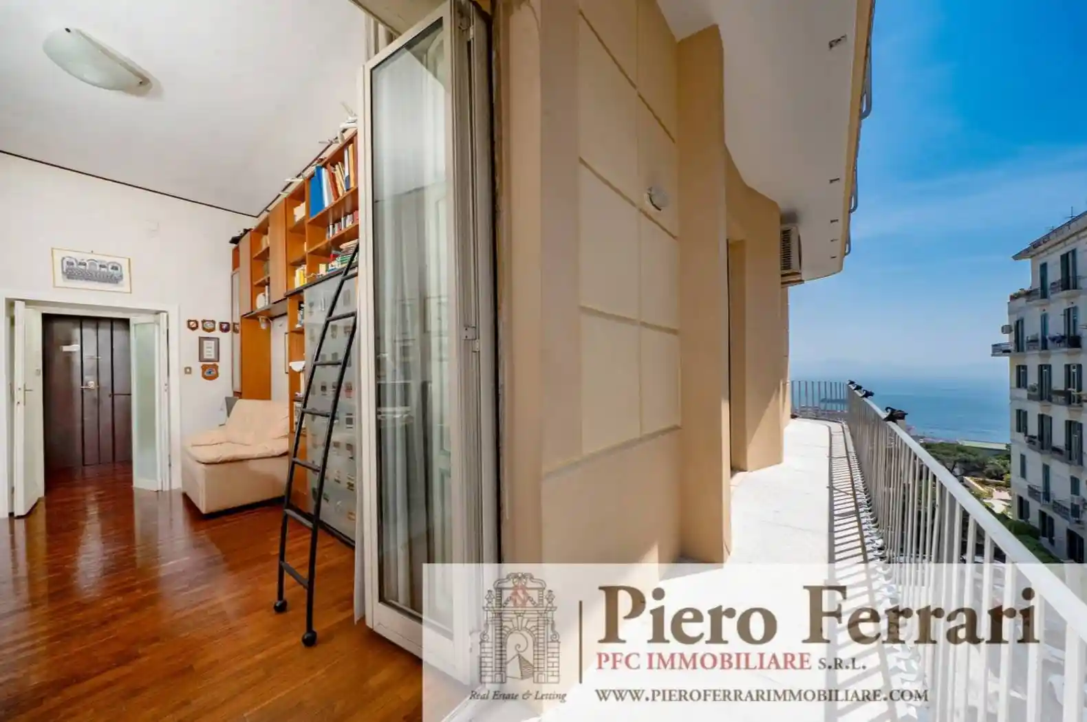 Appartamento in vendita a Napoli