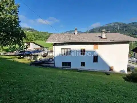 Villa in vendita a Borgo Valbelluna