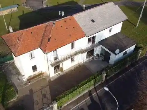 Villa in vendita a Limana