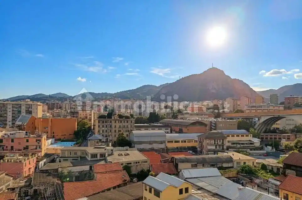 Casa indipendente in vendita a Genova
