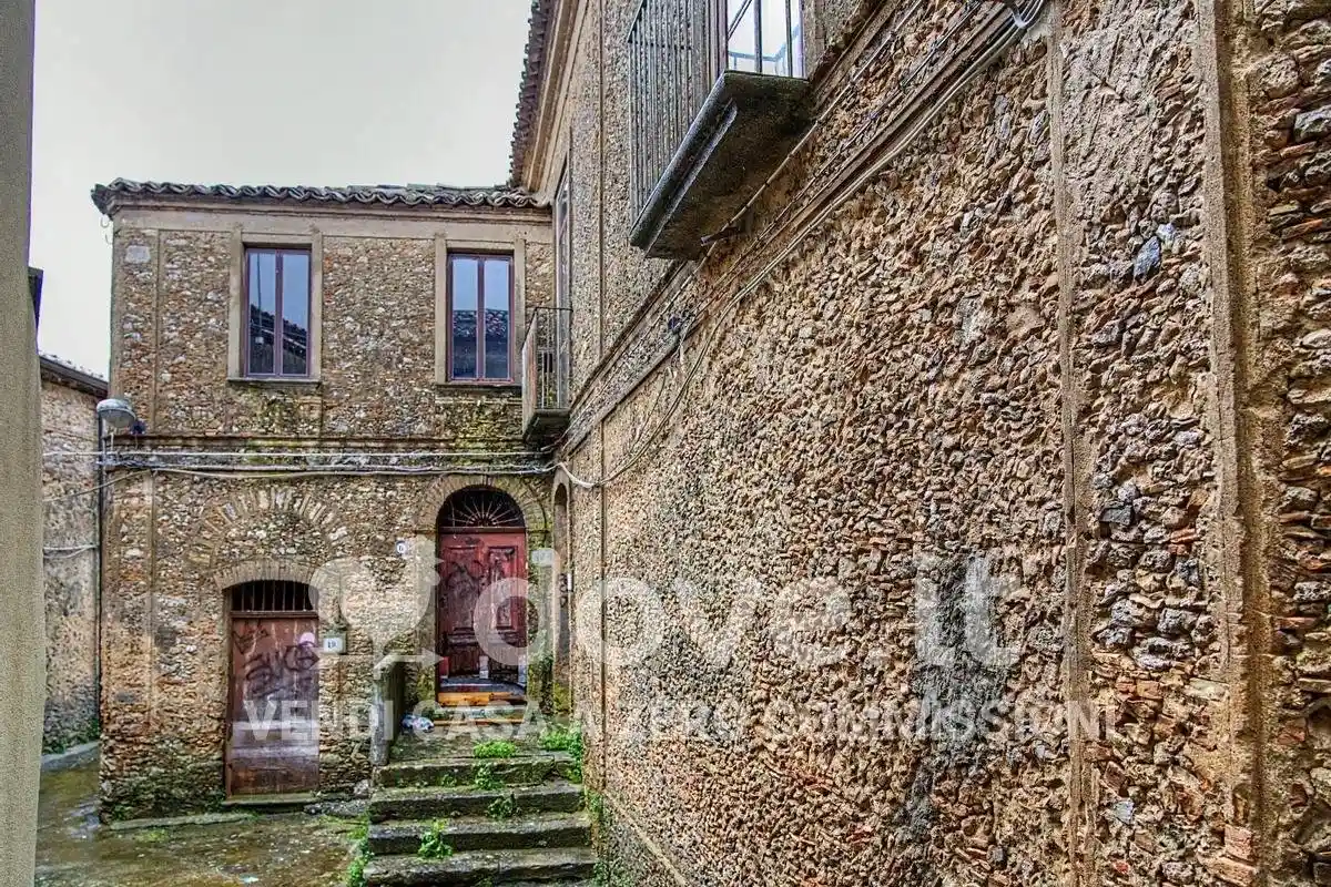 Casa indipendente in vendita a Girifalco