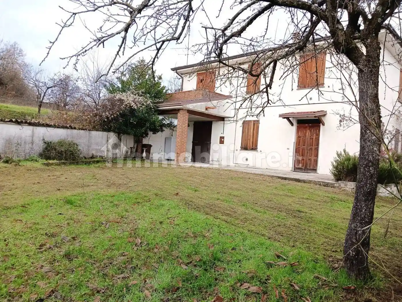Villa in vendita a Gropparello