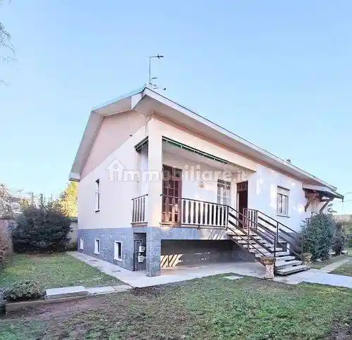 Casa indipendente in vendita a Fagnano Olona