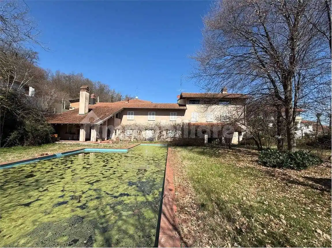 Villa in vendita a Borgomanero