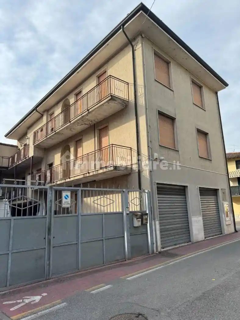 Appartamento in vendita a Urago d'Oglio