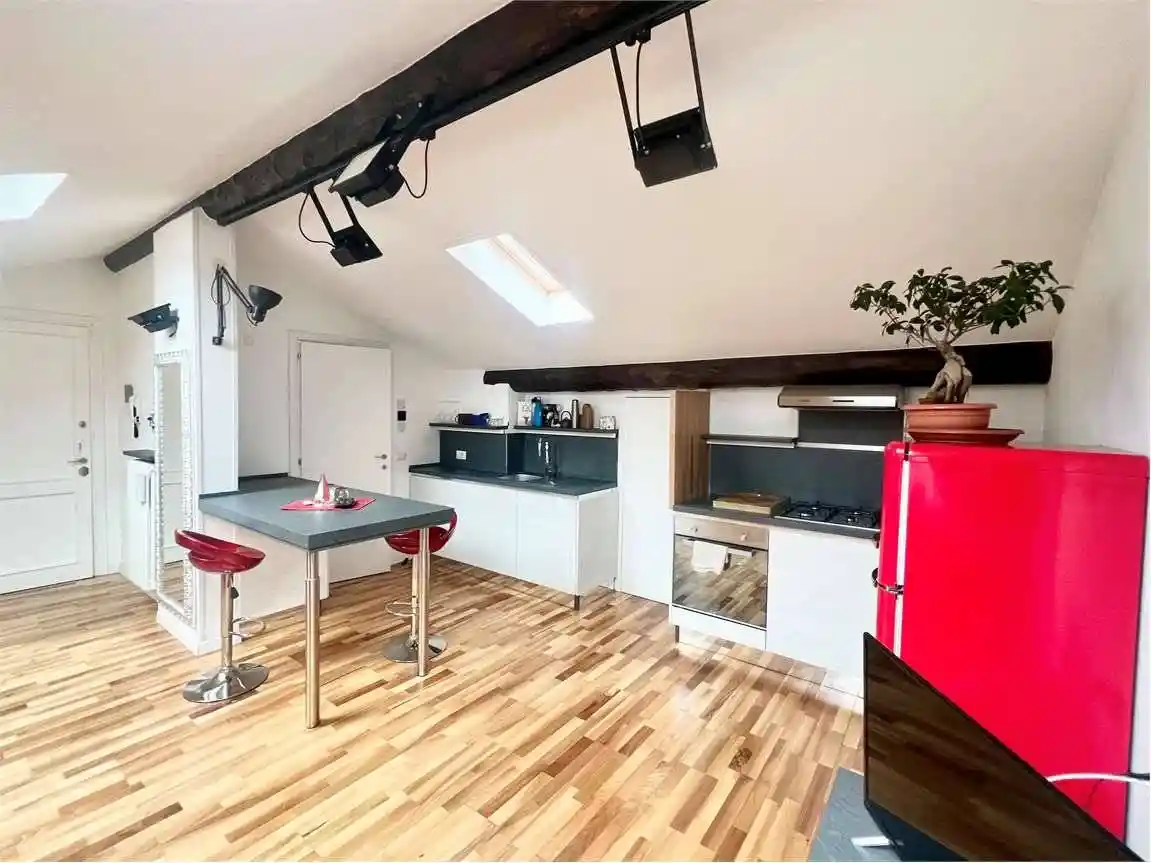 Appartamento in vendita a Introbio