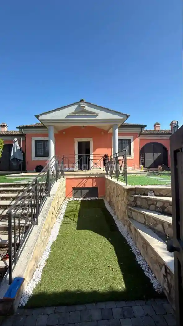 Villetta a schiera in affitto a Roma