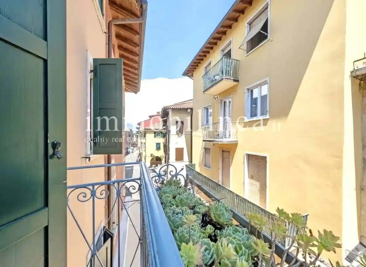 Appartamento in vendita a Torri del Benaco