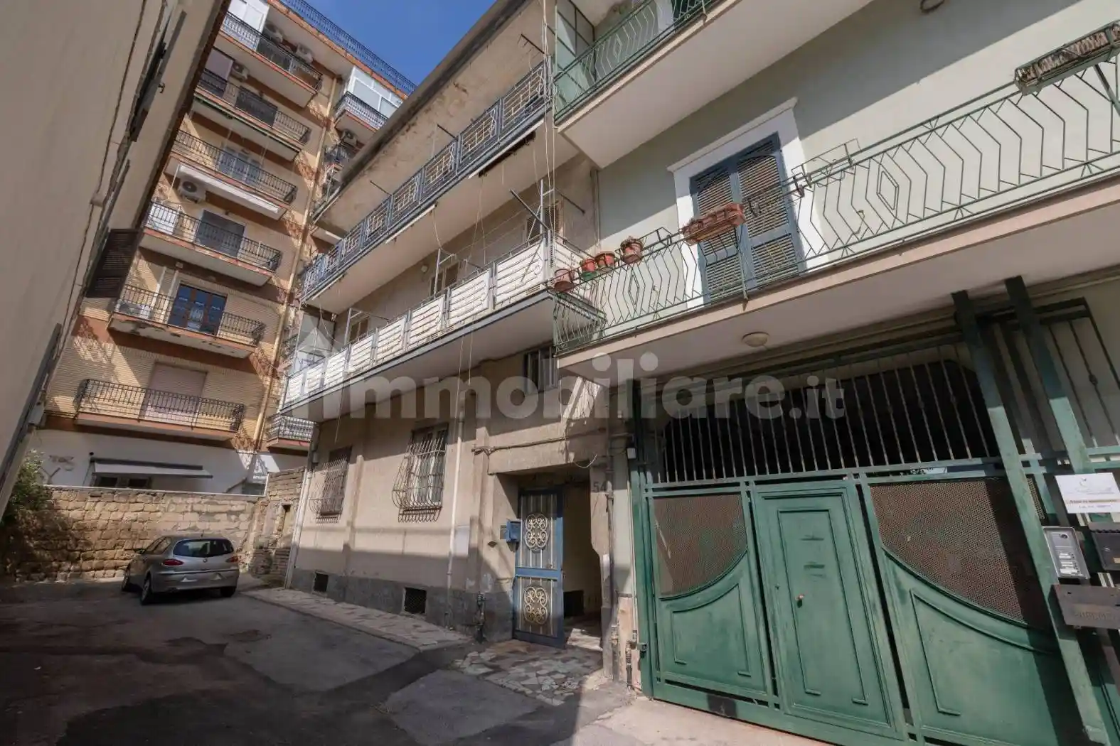 Palazzo - Edificio in vendita a Casoria