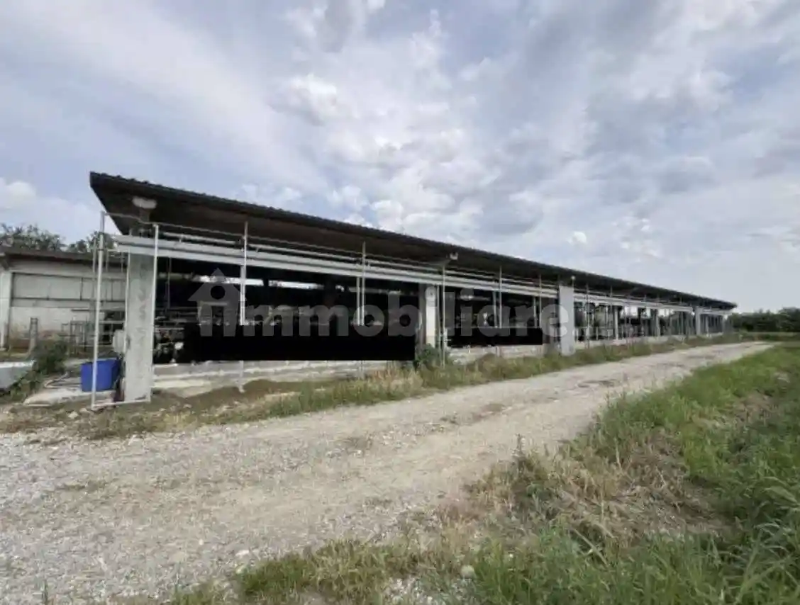 Rustico - Casale in vendita a Chiari