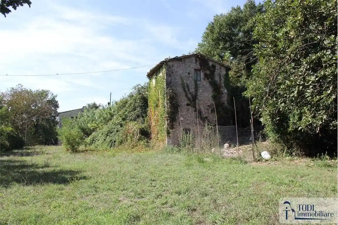 Rustico - Casale in vendita a Todi