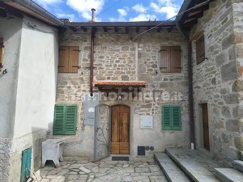 Casa indipendente in vendita a Montemignaio