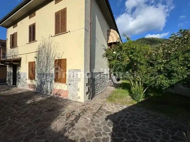 Villa in vendita a Vernio