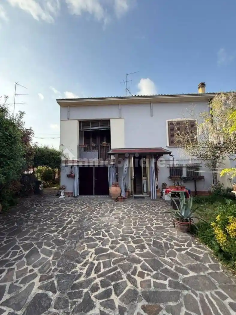 Villa in vendita a Ostiglia