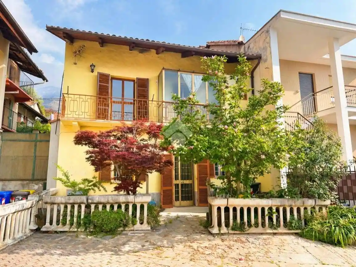 Casa indipendente in vendita a Val della Torre