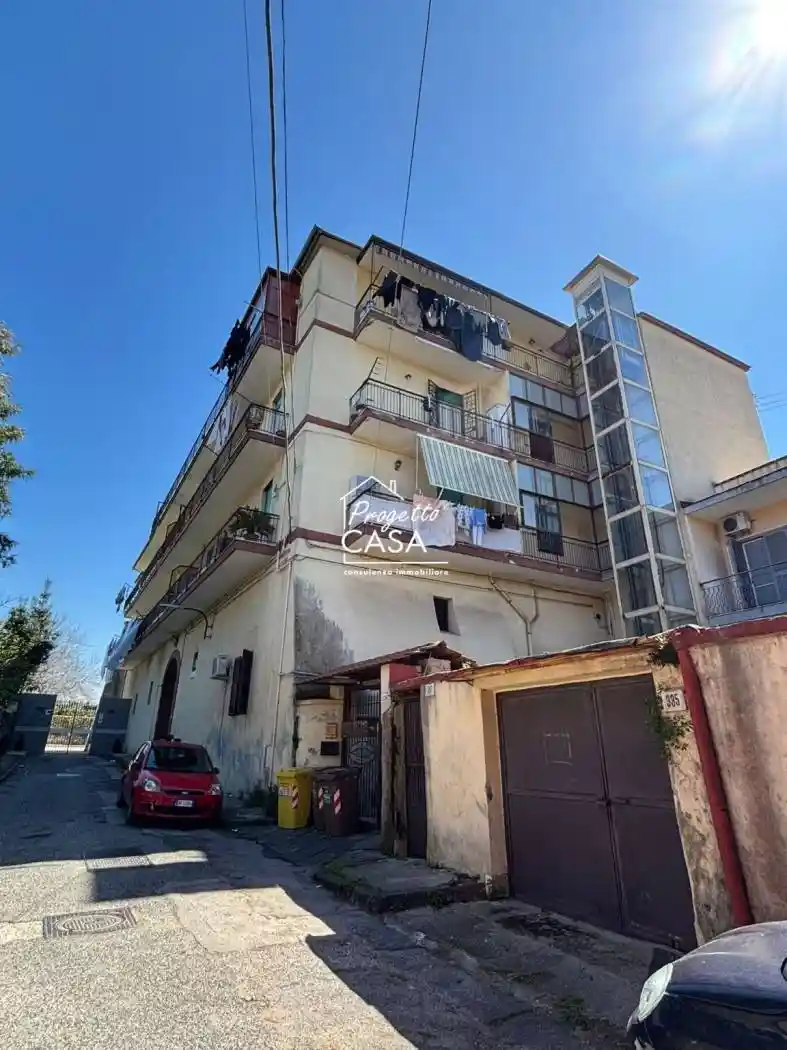 Appartamento in vendita a Napoli