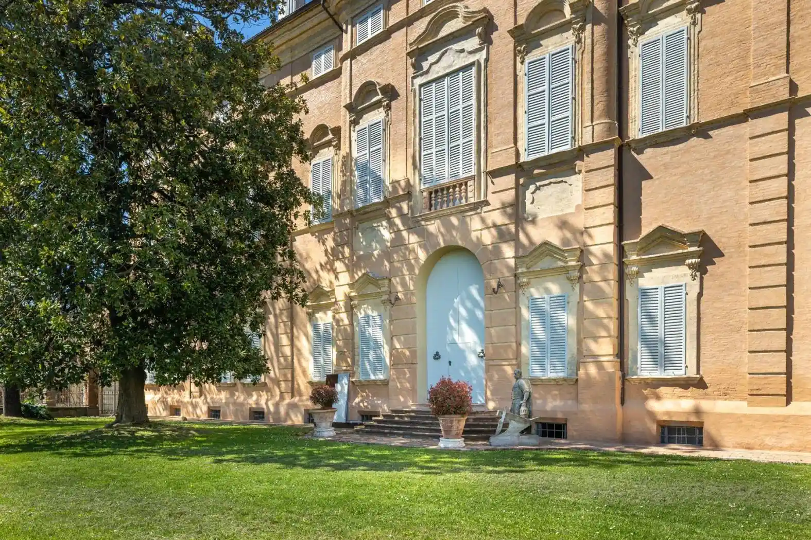 Palazzo - Edificio in vendita a Finale Emilia