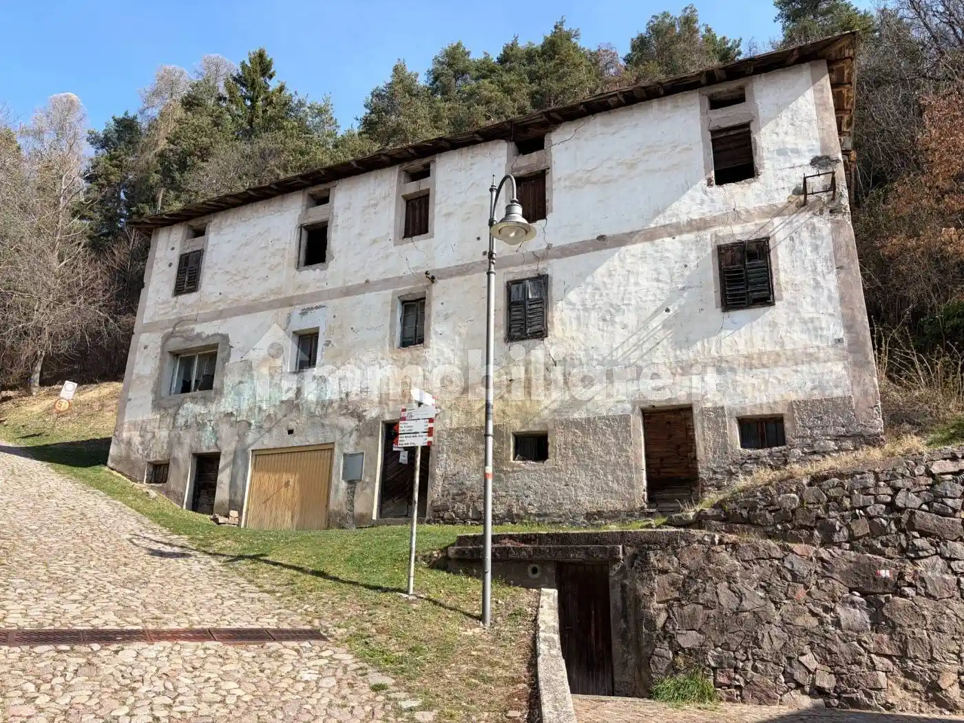 Palazzo - Edificio in vendita a Altavalle