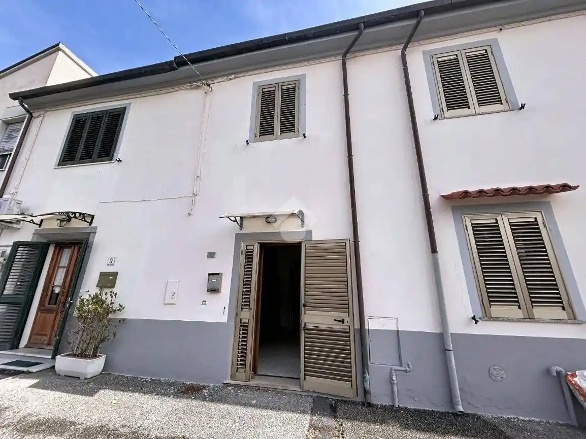 Rustico - Casale in vendita a Cascina