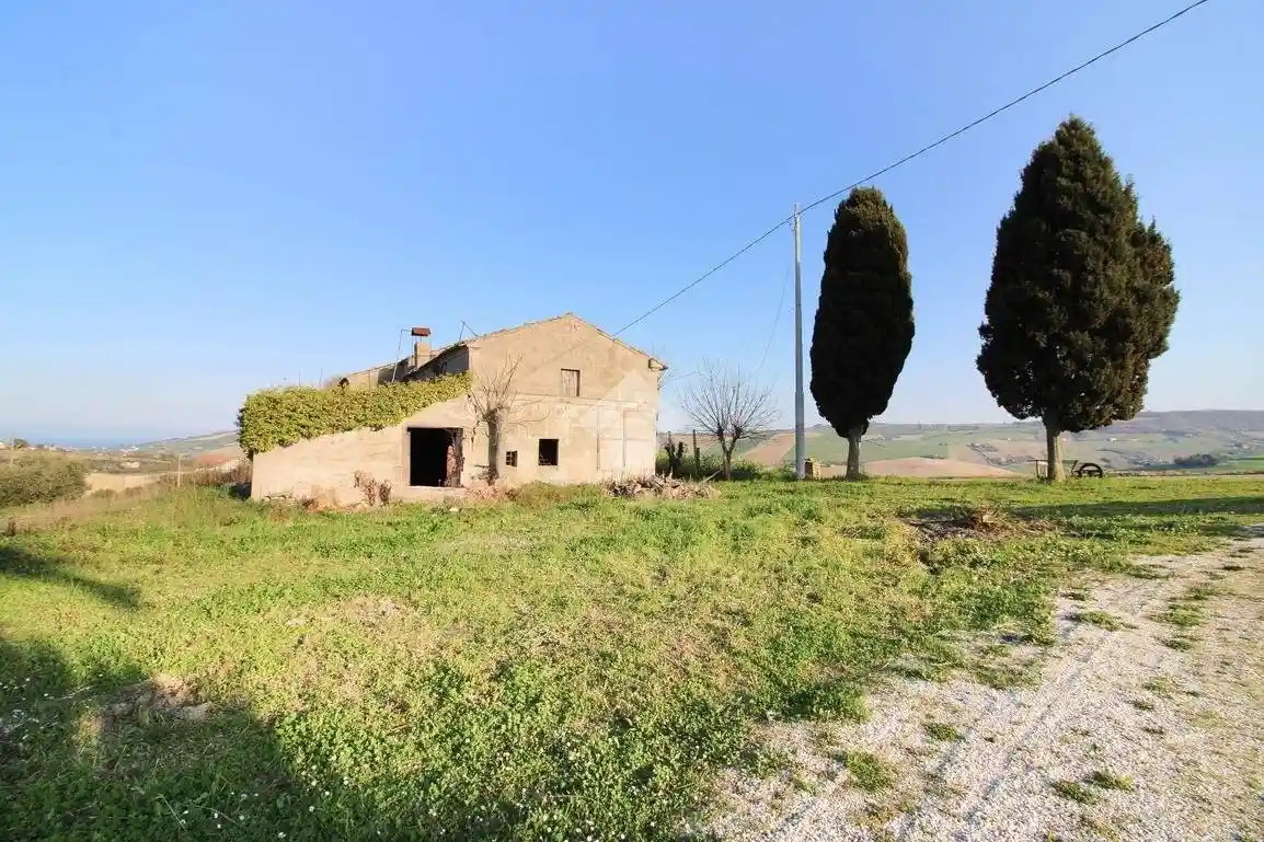 Rustico - Casale in vendita a Fermo