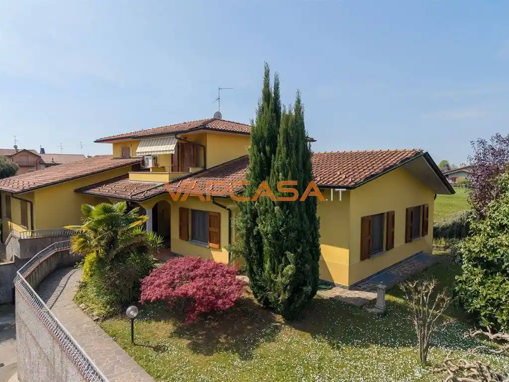 Appartamento in vendita a Lurano
