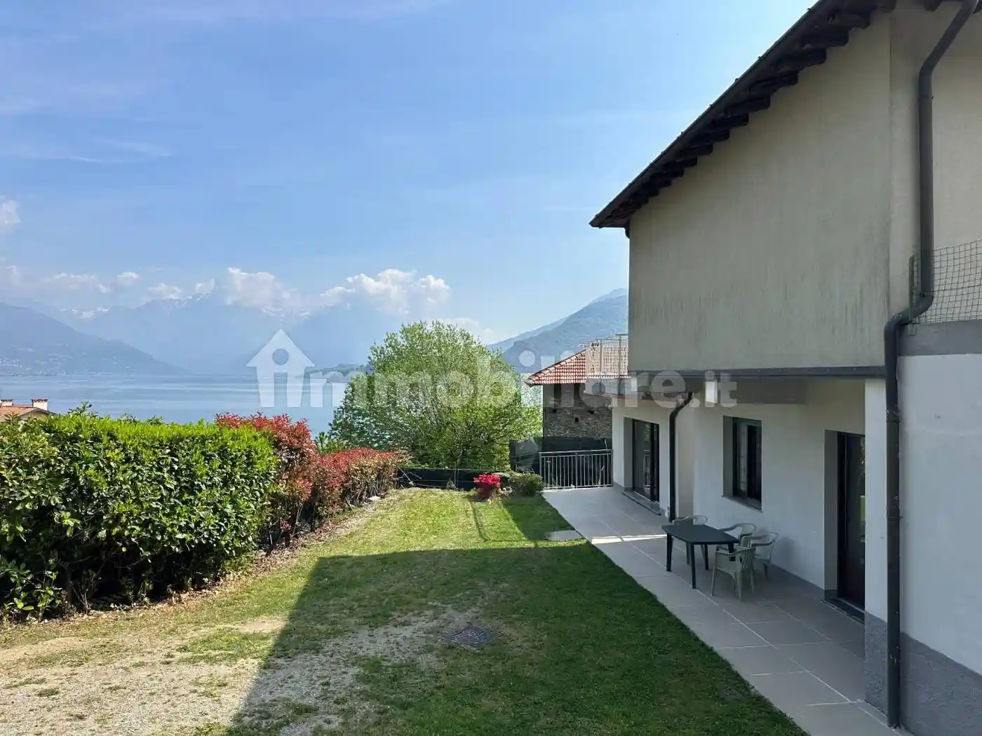 Villa in vendita a Pianello del Lario